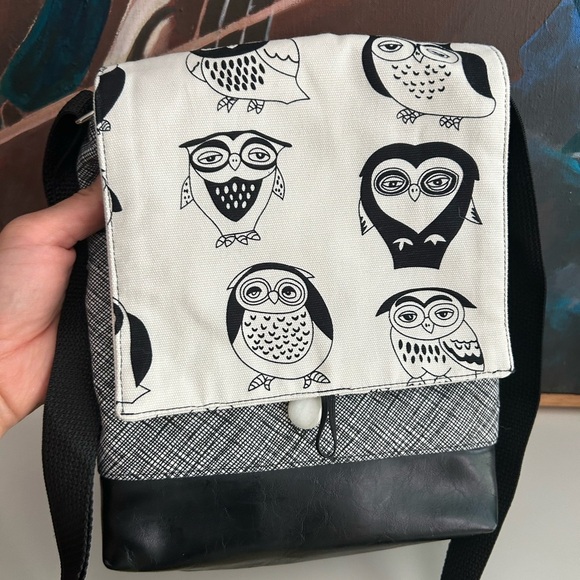 Y2K Owl Pattern Crossbody Bag - Black and White 10.5"x8.5" - Picture 13 of 16